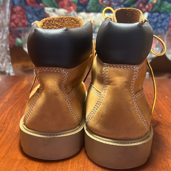 Timberland Women’s size 6 Waterproof boots - Picture 5 of 8